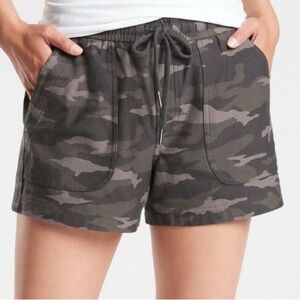Athleta Camo Farallon Shorts Size 18